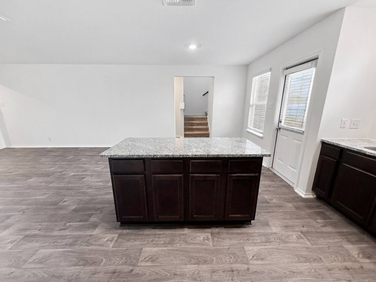 6550 Legato Curve, San Antonio, TX 78252 - House for Rent - Image 8