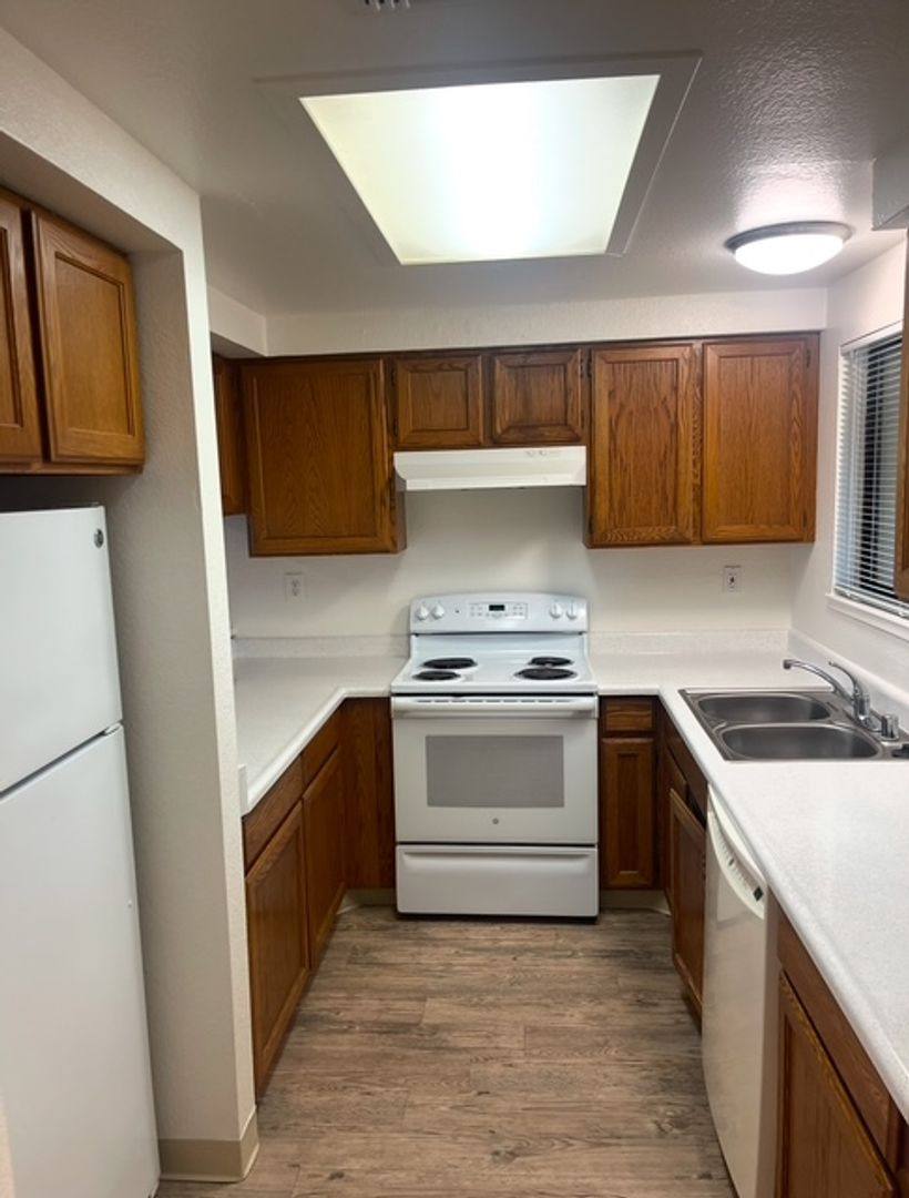 Twin Creek Commons, 720 Sunrise Ave, Roseville, CA 95661 - Apartment for Rent - Image 3