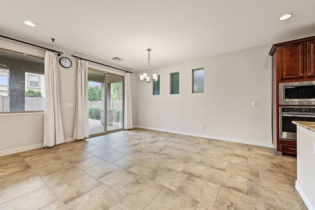 137 E Canyon Way, Chandler, AZ 85249 - House for Rent - Image 9
