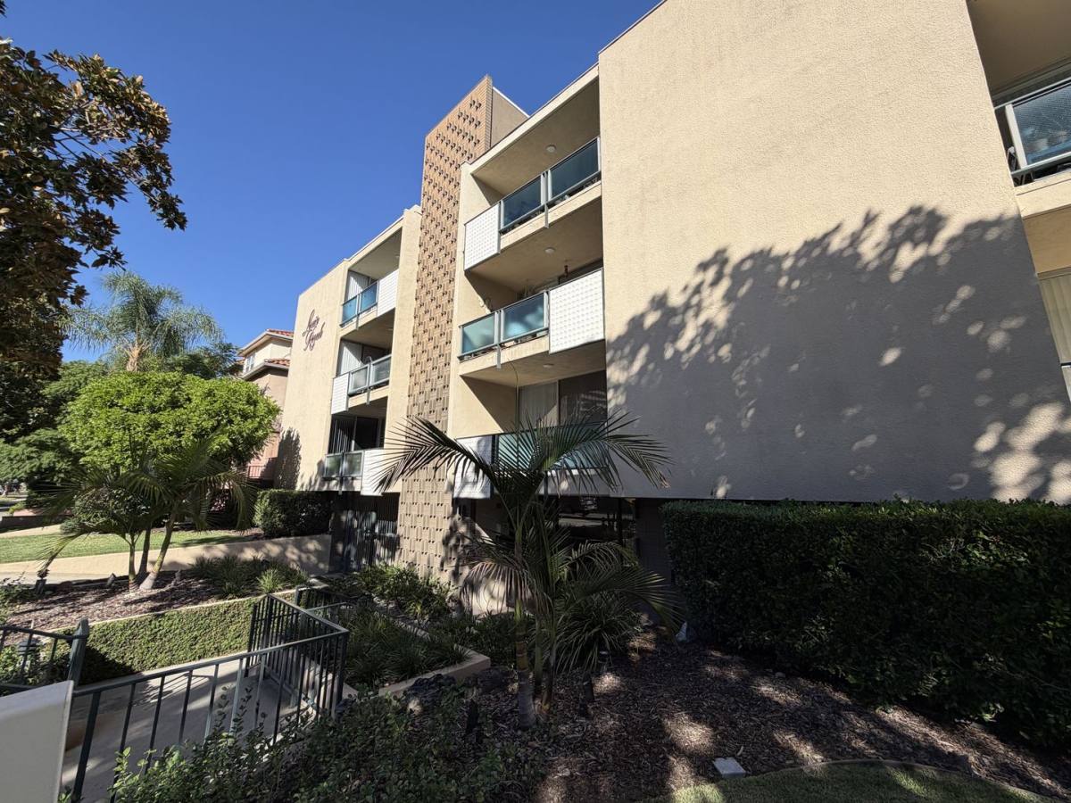 420 N Louise St #10, Glendale, CA 91206 - Apartment for Rent