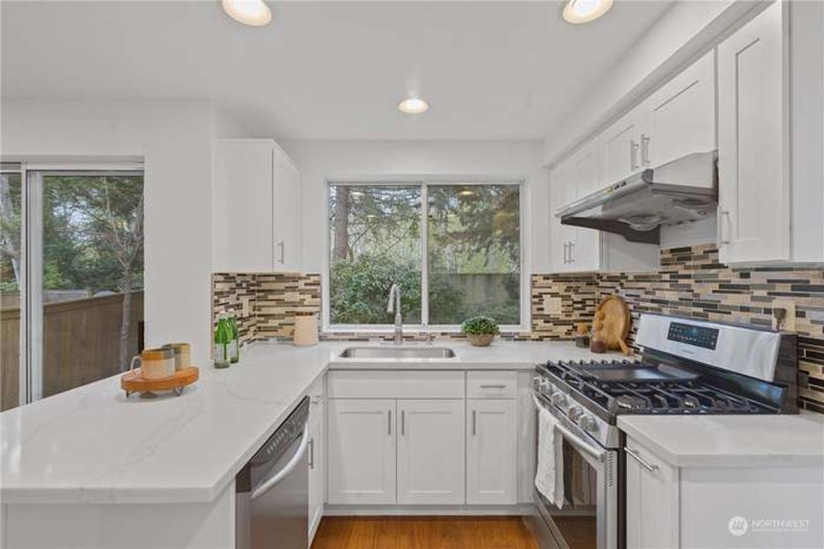 14781 NE 3rd St #20, Bellevue, WA 98007 - House for Rent - Image 9