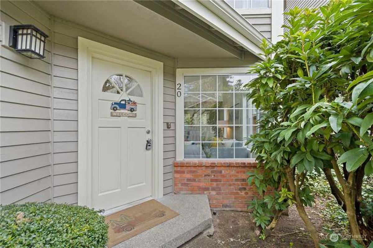 14781 NE 3rd St #20, Bellevue, WA 98007 - House for Rent - Image 2