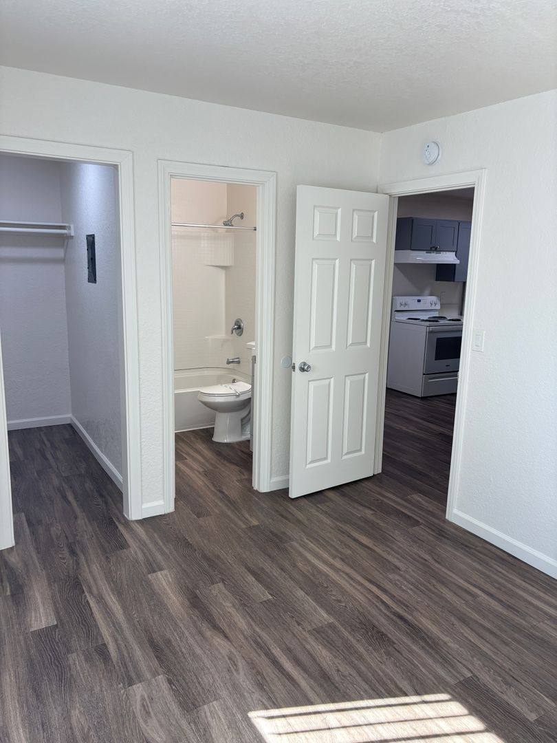 3117 Valle Ave #10, San Diego, CA 92113 - Apartment for Rent - Image 4