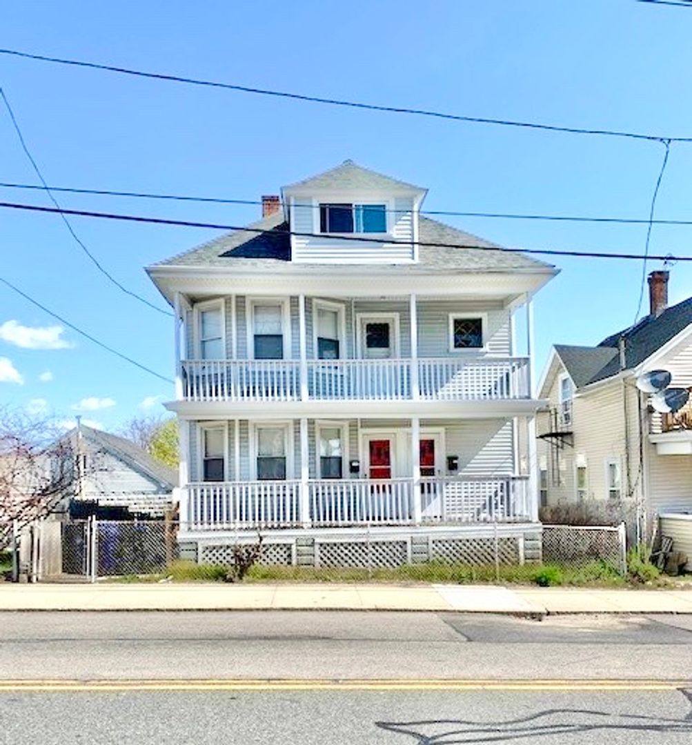 Apartment for rent at 457 Admiral St, Providence, RI 02908