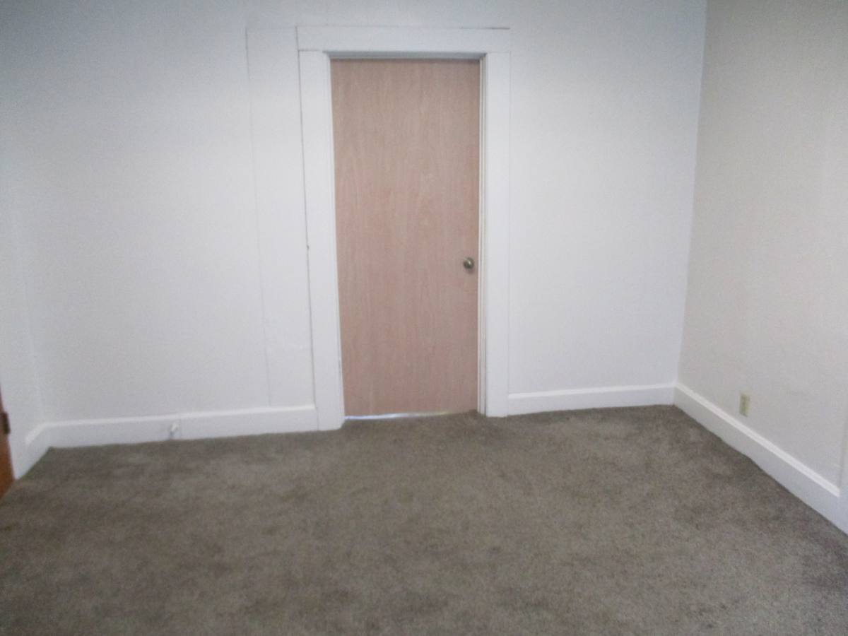 922 Cameron Ave #924, La Crosse, WI 54601 - Apartment for Rent - Image 2