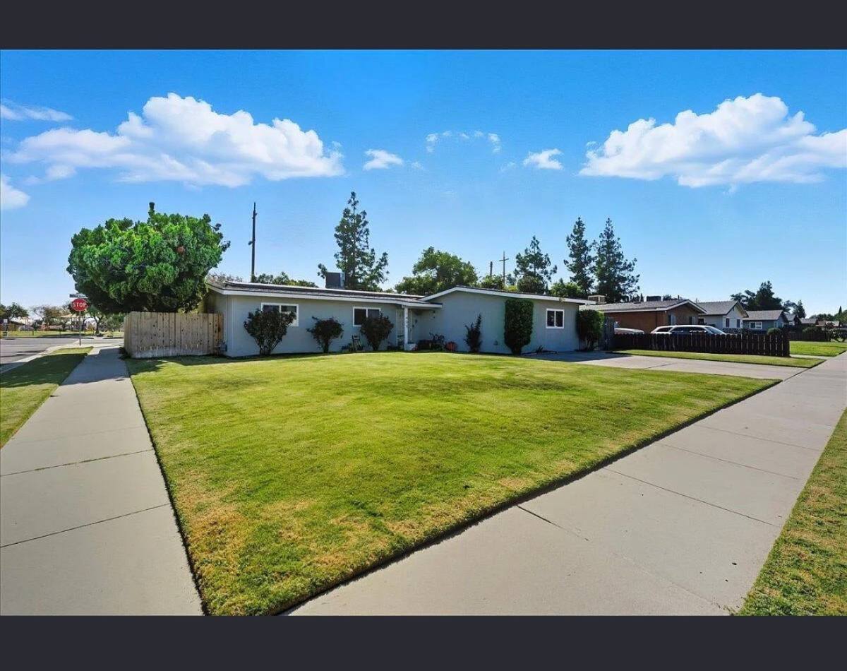 House for rent at 1405 Arthur St, Hanford, CA 93230