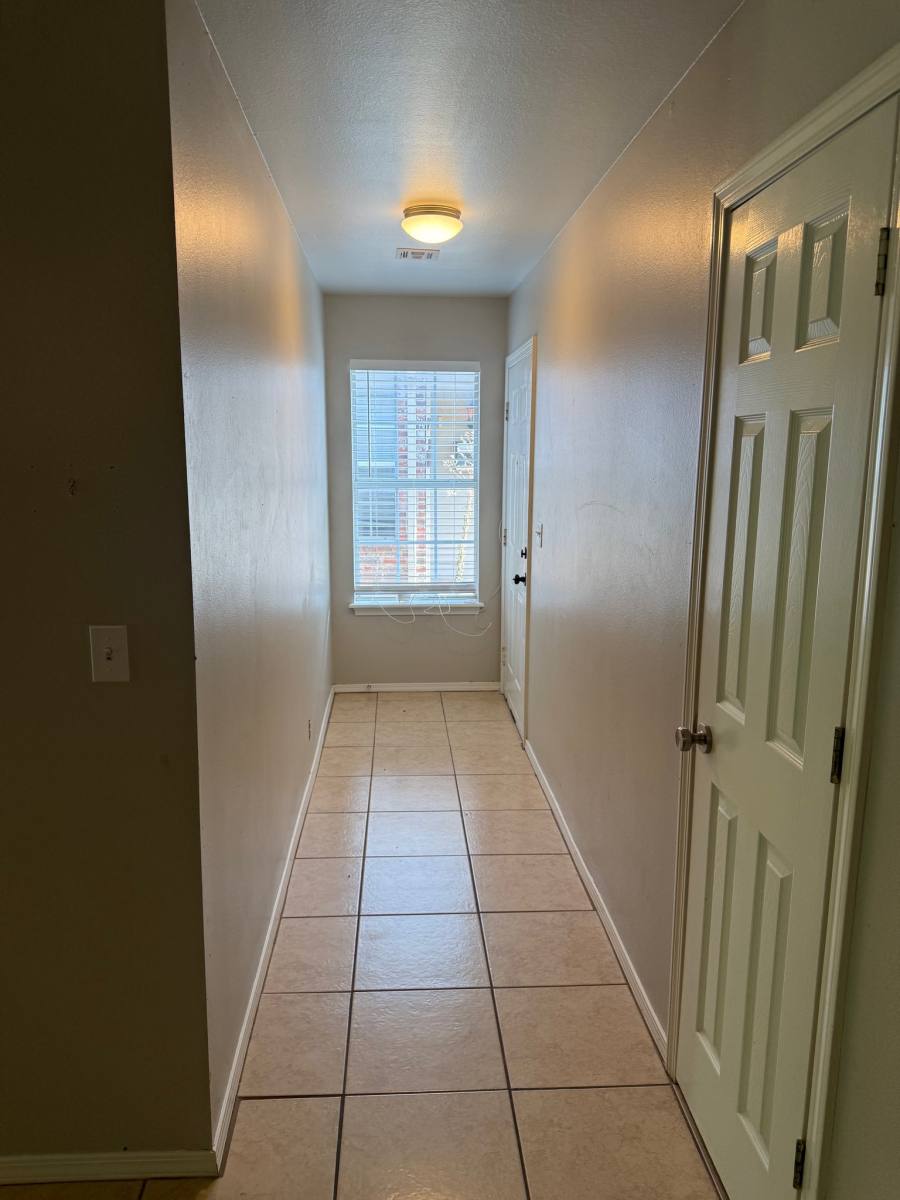 2411 S 91st Place E, Tulsa, OK 74129 - Townhouse for Rent - Image 4