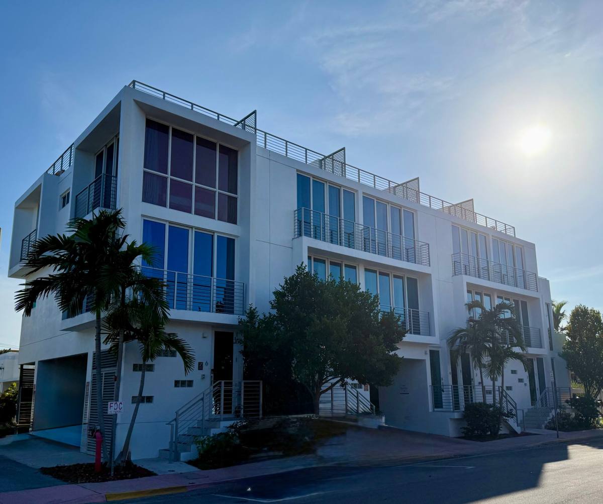 8143 Harding Ave, Miami Beach, FL 33141 - Townhouse for Rent - Image 1
