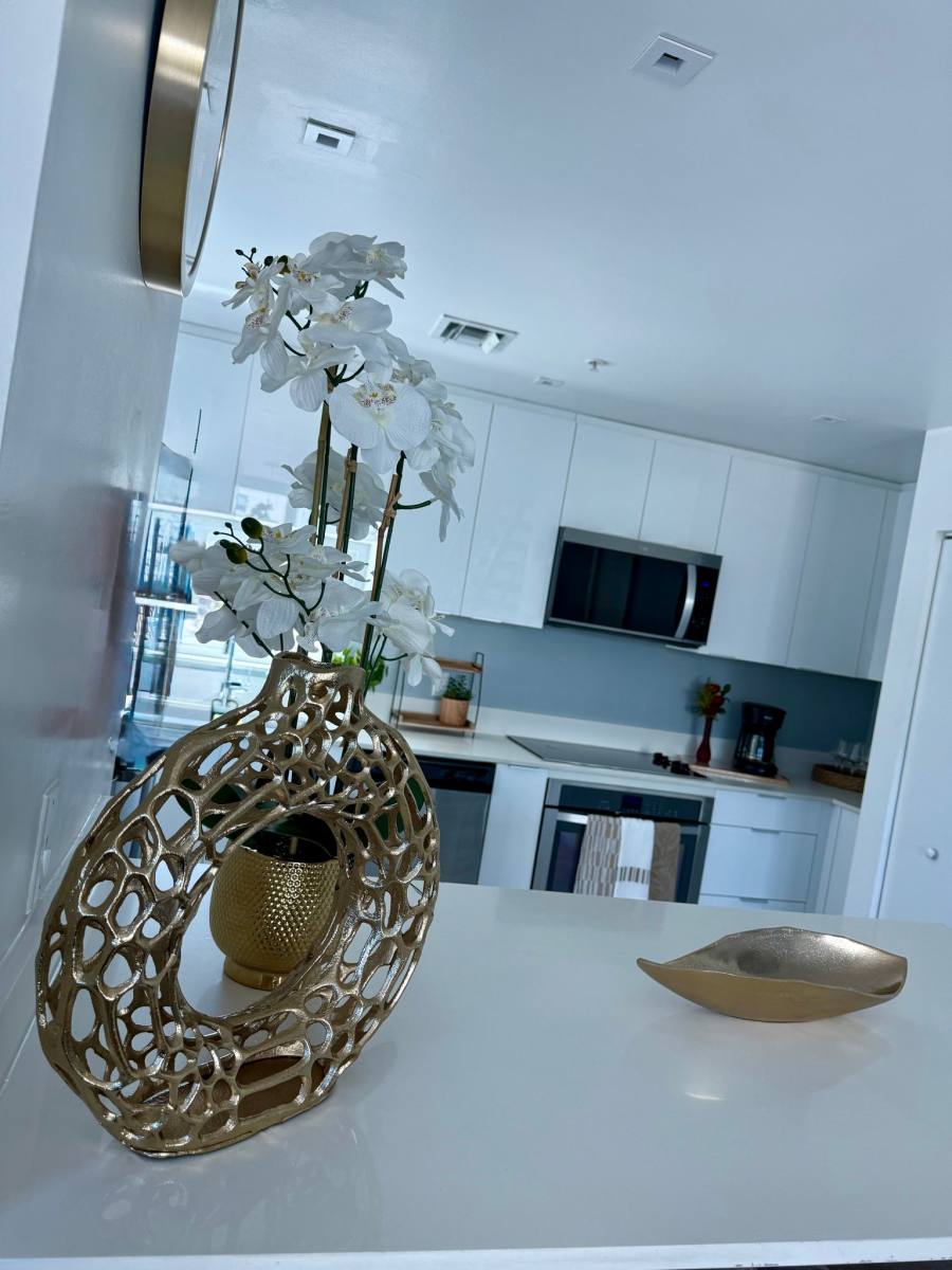 8143 Harding Ave, Miami Beach, FL 33141 - Townhouse for Rent - Image 7