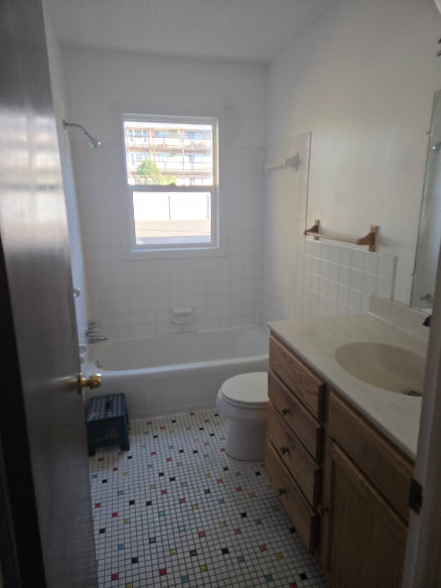 1401-1403 Parkview Lane NE, Minneapolis, MN 55421 - Apartment for Rent - Image 2