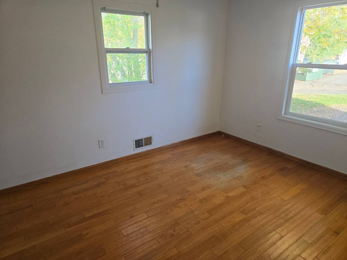 1401-1403 Parkview Lane NE, Minneapolis, MN 55421 - Apartment for Rent - Image 3