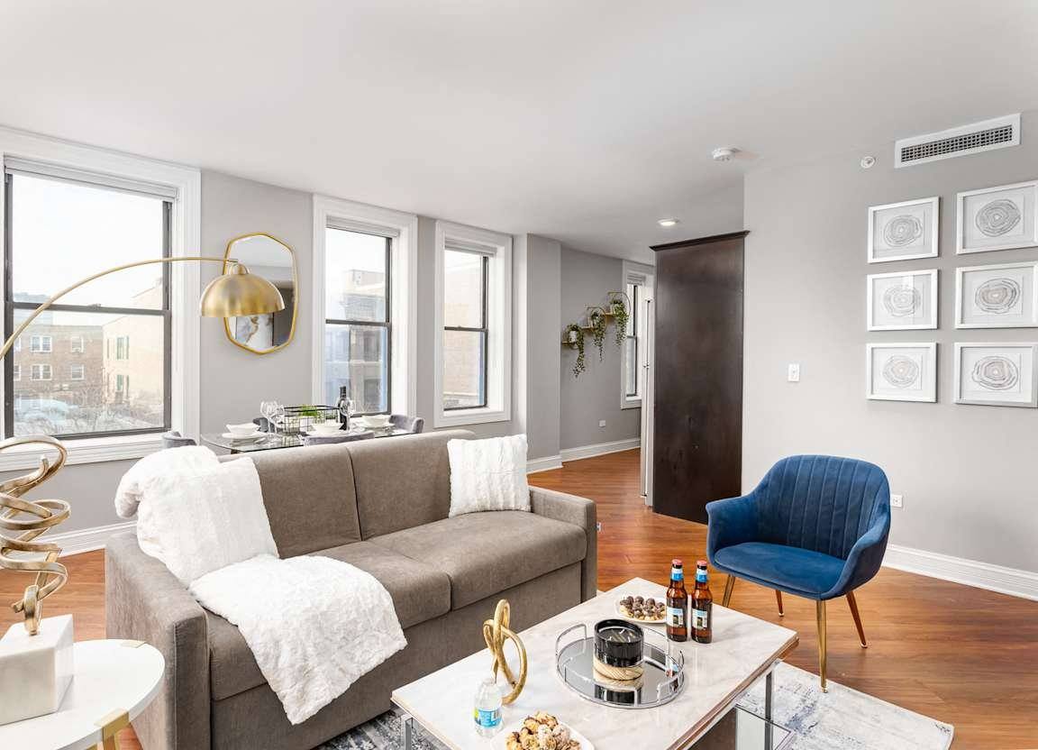 Apartment for rent at 5010 N Sheridan Ave #517, Chicago, IL 60640