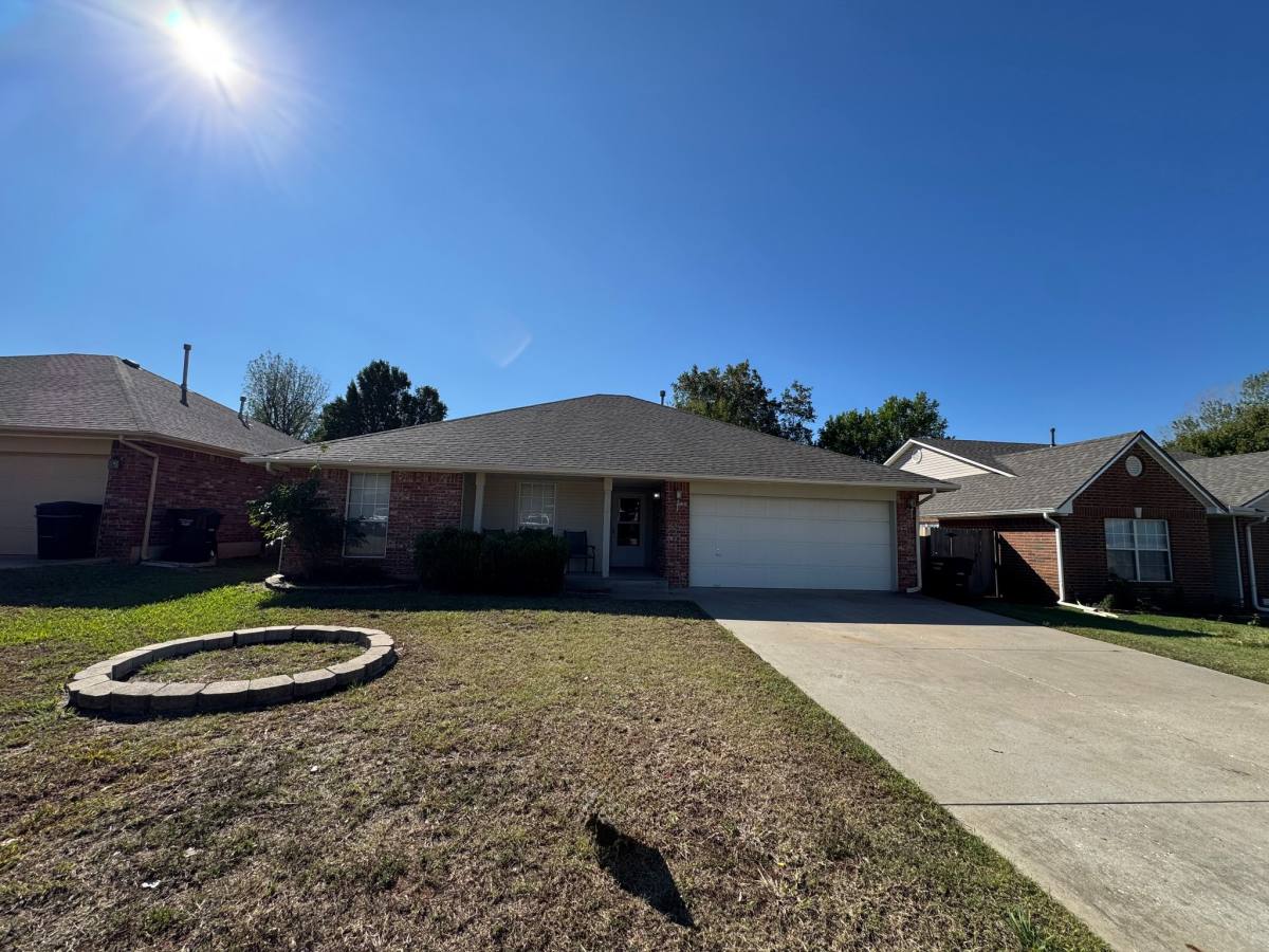 624 NW 20th, Moore, OK 73160 - House for Rent