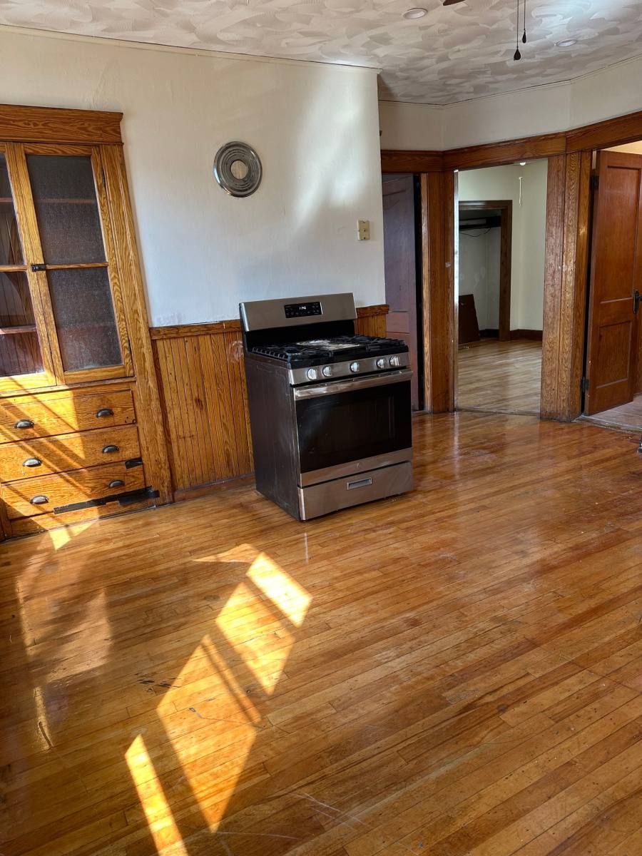 125 Sterling St #3, Worcester, MA 01610 - Apartment for Rent