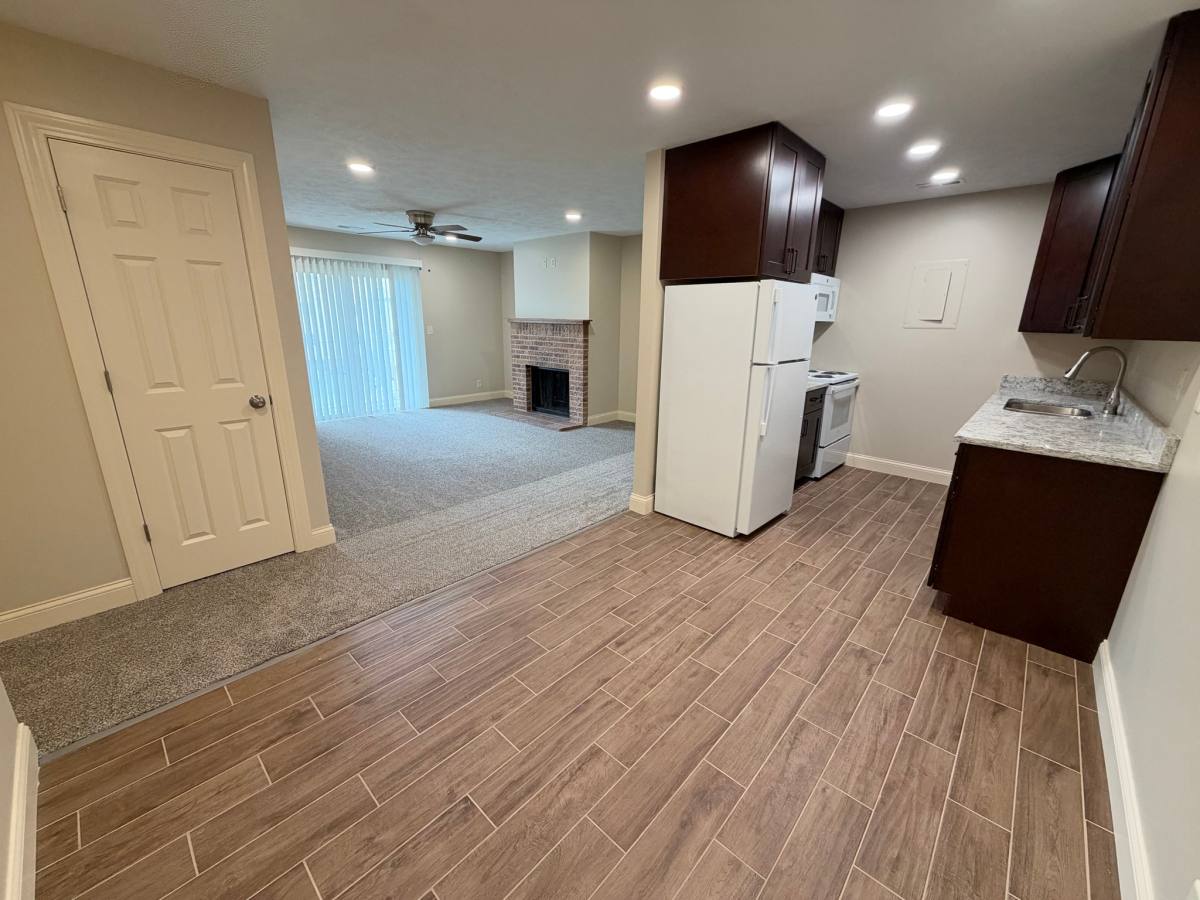 5010 Emerald Dr #24, Lincoln, NE 68516 - Apartment for Rent