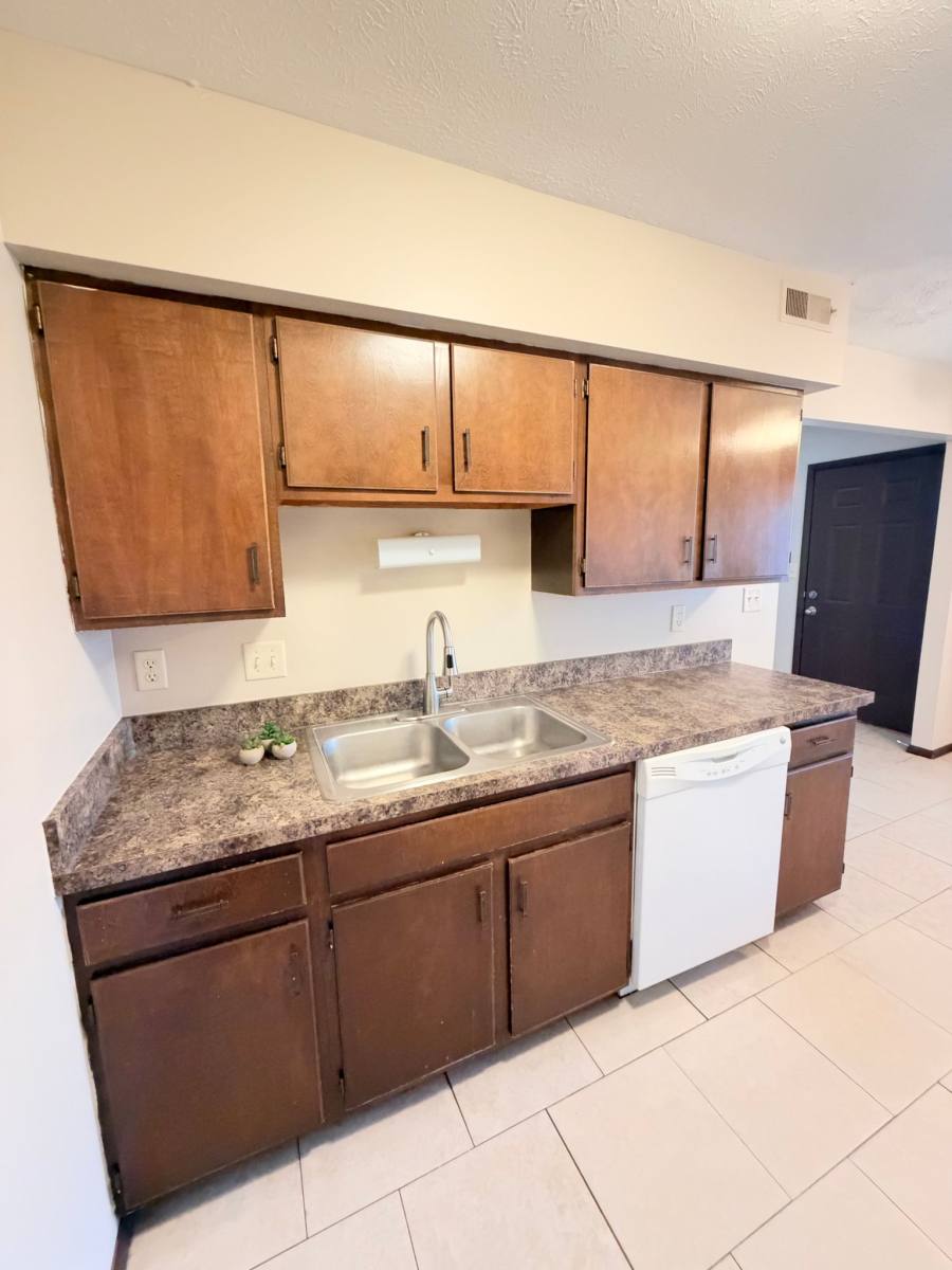 1840 Knox St #10, Lincoln, NE 68521 - Apartment for Rent - Image 5