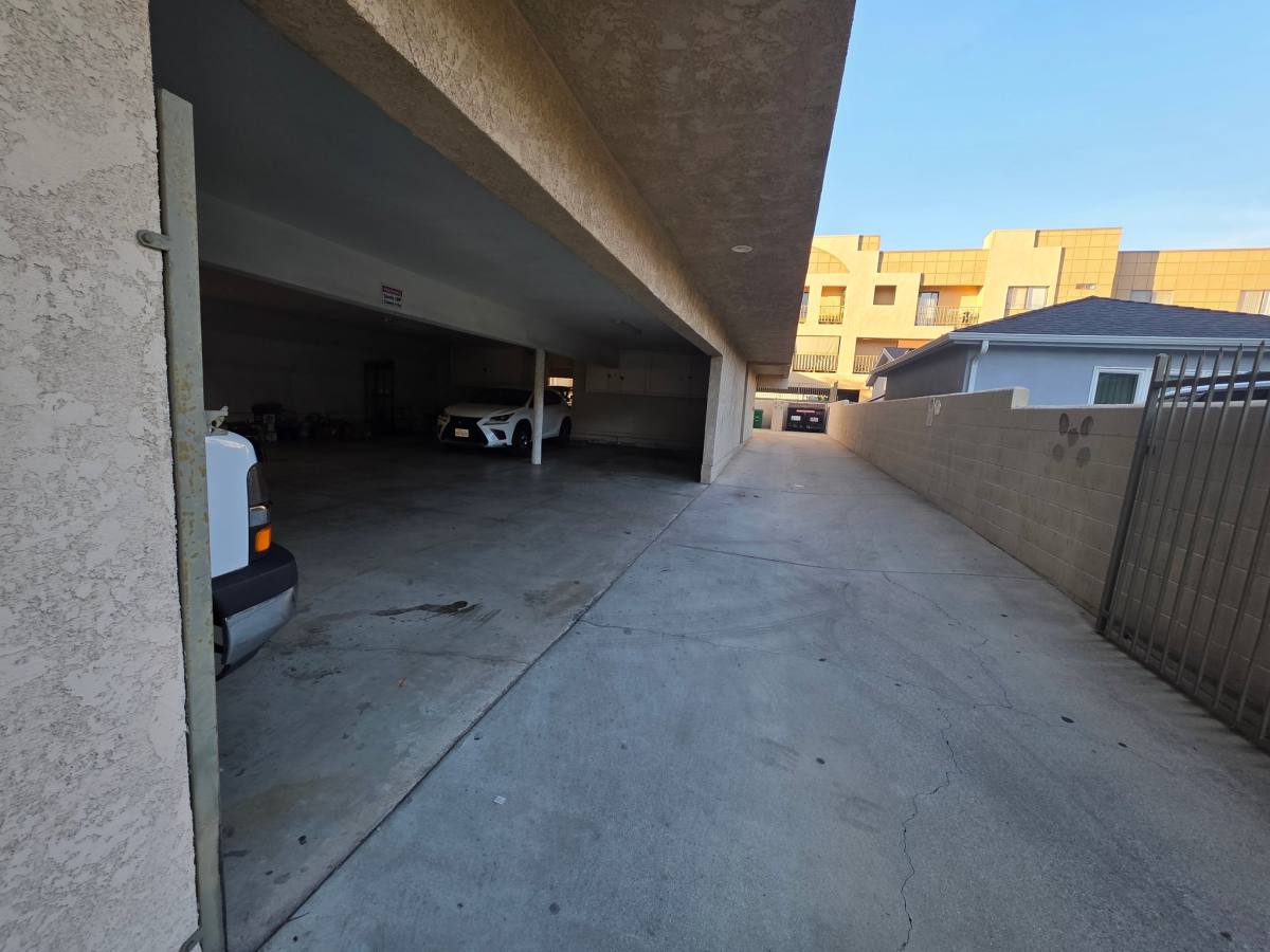 537 E Palmer Ave #6, Glendale, CA 91205 - Condo for Rent - Image 2