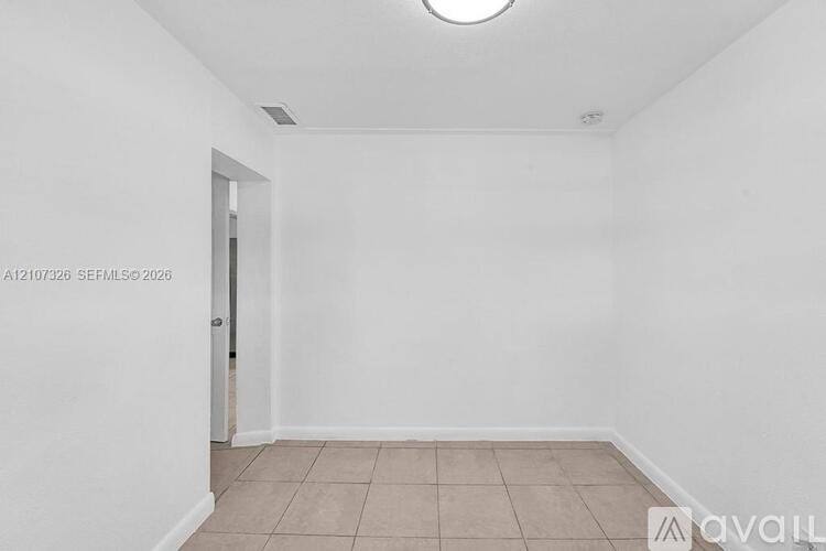 1801 NE 154th St, Miami, FL 33162 - House for Rent - Image 10