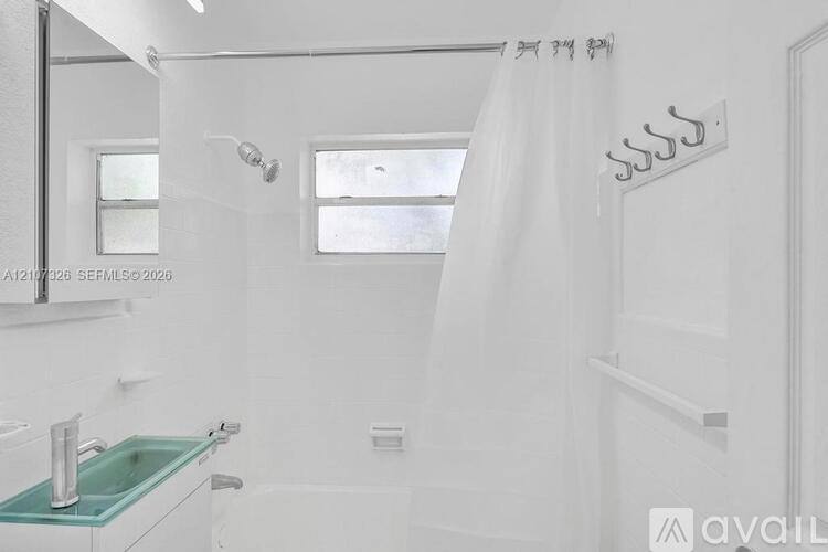 1801 NE 154th St, Miami, FL 33162 - House for Rent - Image 4