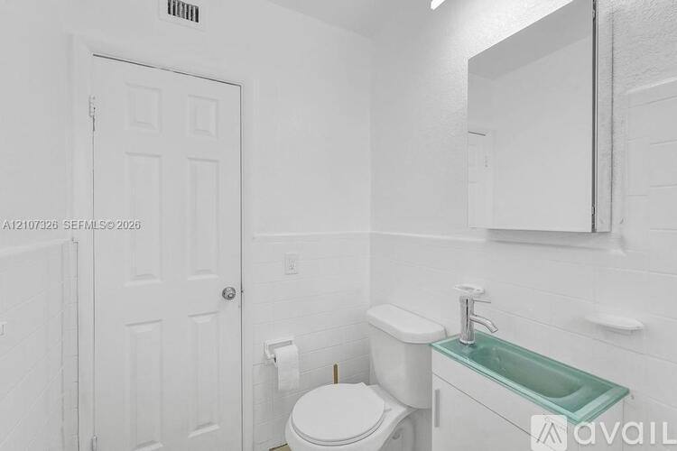 1801 NE 154th St, Miami, FL 33162 - House for Rent - Image 5