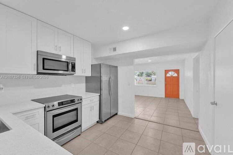 1801 NE 154th St, Miami, FL 33162 - House for Rent - Image 3