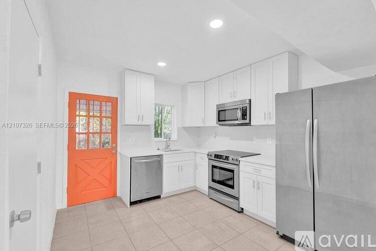 1801 NE 154th St, Miami, FL 33162 - House for Rent - Image 2