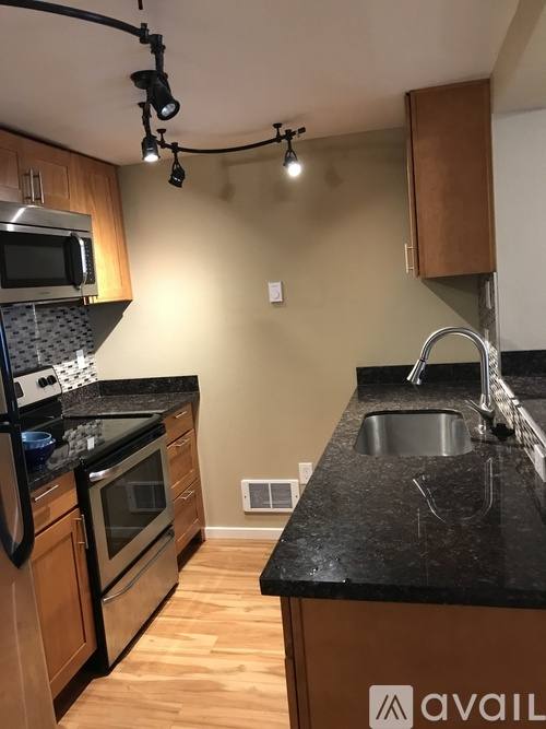 11300 5th Ave NE #11, Seattle, WA 98125 - Apartment for Rent - Image 6
