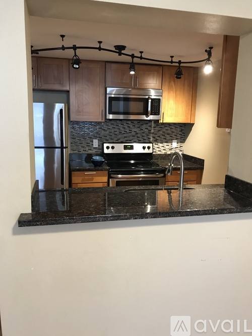 11300 5th Ave NE #11, Seattle, WA 98125 - Apartment for Rent - Image 8