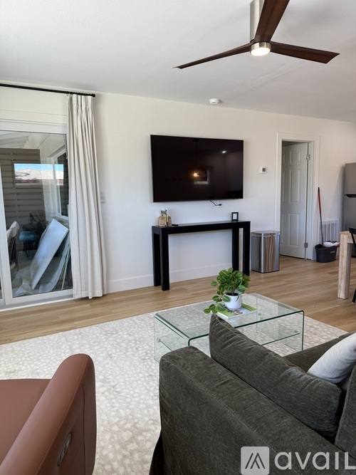 906 Harbor Dr S, Venice, FL 34285 - House for Rent - Image 2