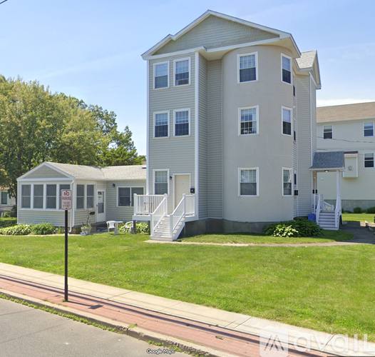 Apartment for rent at 51 Broadway #4, Milford, CT 06460