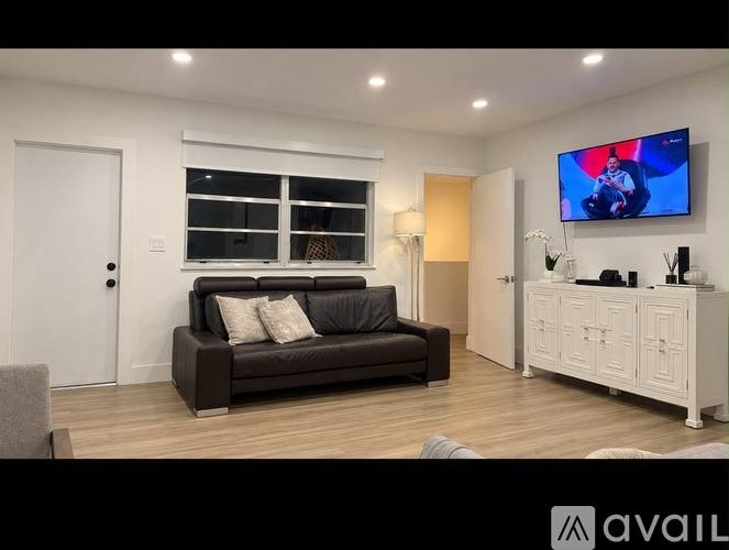 1502 E 8th Ave #2, Hialeah, FL 33010 - Apartment for Rent