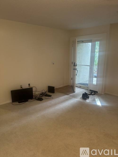714 N Jefferson Ave, Sarasota, FL 34237 - Apartment for Rent - Image 2