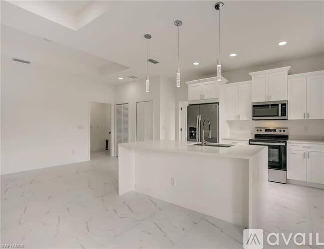 3900 11th St W, Lehigh Acres, FL 33971 - House for Rent - Image 2