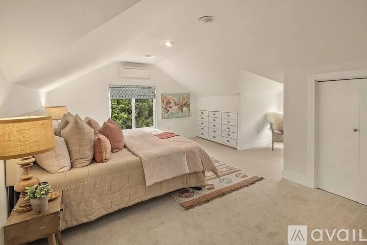 2224 E Miller St, Seattle, WA 98112 - House for Rent - Image 3