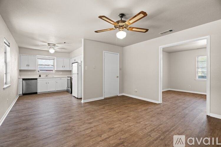 724 Chisholm Trail, Denton, TX 76209 - House for Rent - Image 8