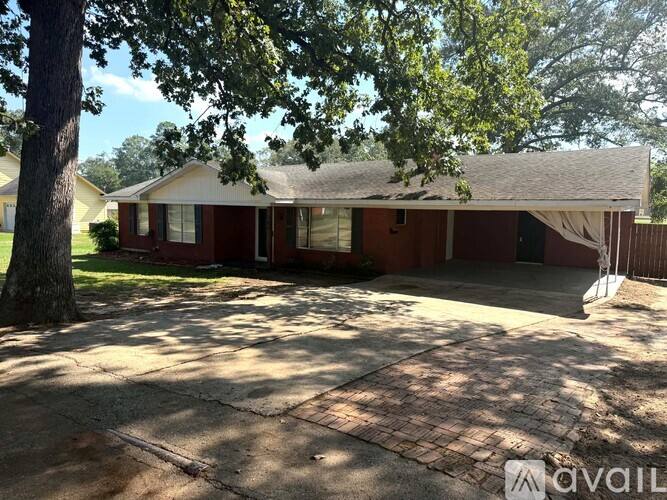 204 River Oaks Dr, Jefferson, TX 75657 - House for Rent - Image 2