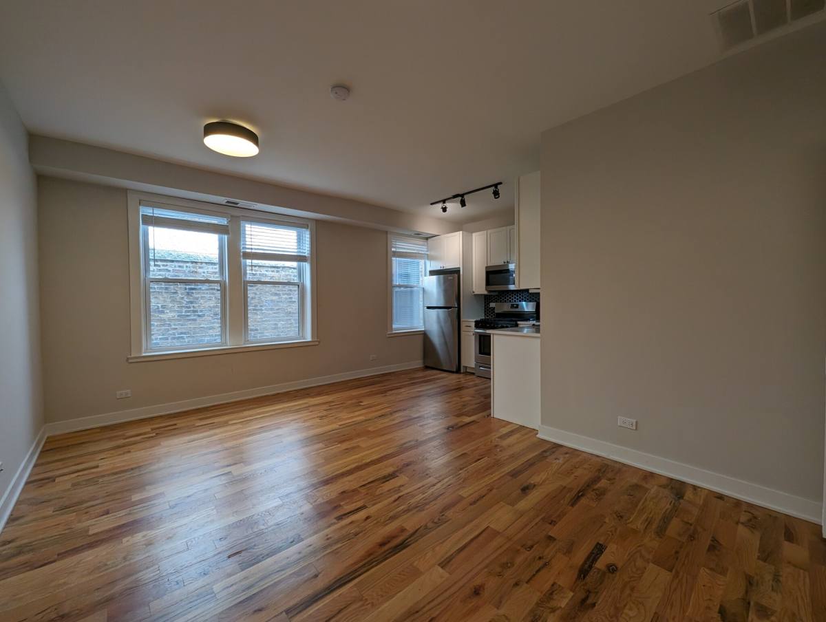 Apartment for rent at 656 W Wrightwood #303, Chicago, IL 60614