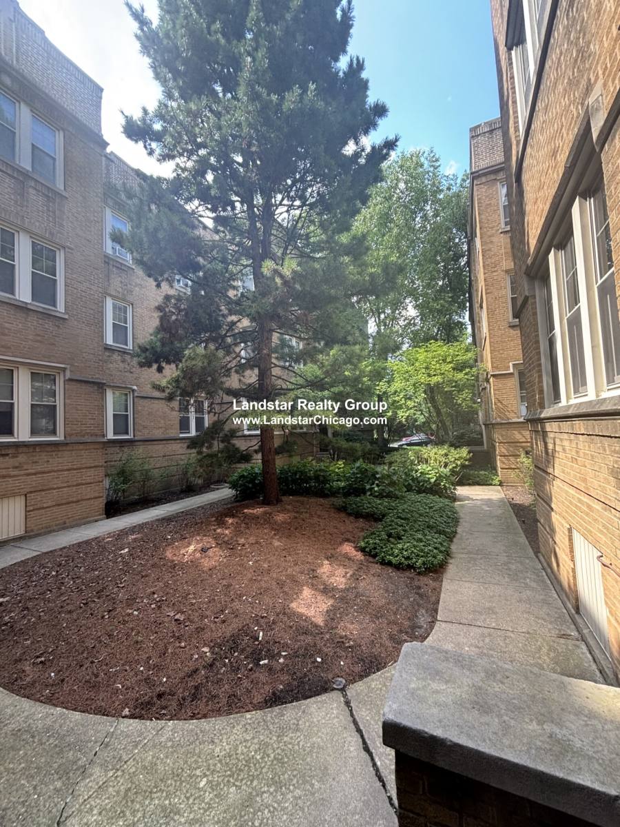 Apartment for rent at 828 Reba Place #2S, Evanston, IL 60202