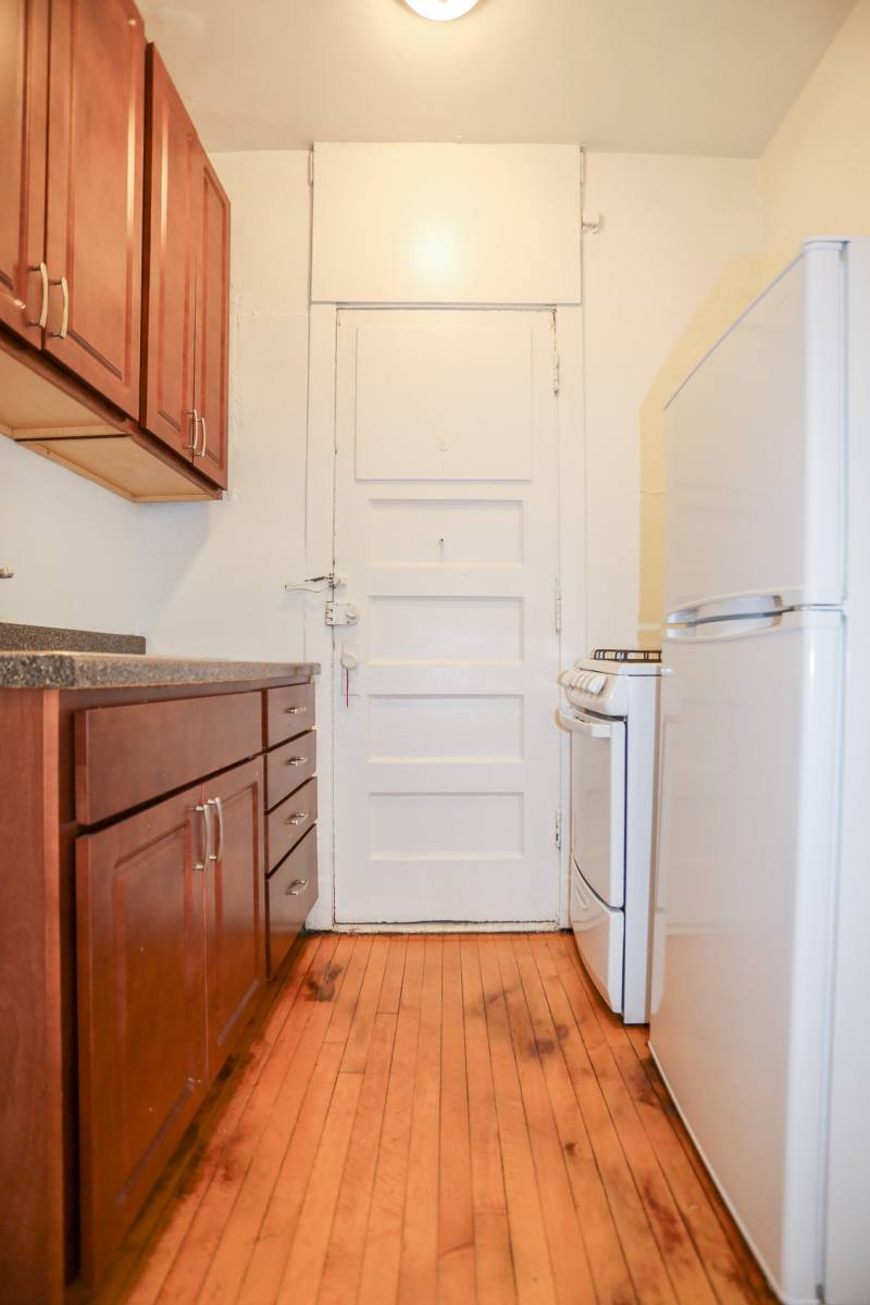 1361 W Greenleaf #2A, Chicago, IL 60645 - Apartment for Rent - Image 3