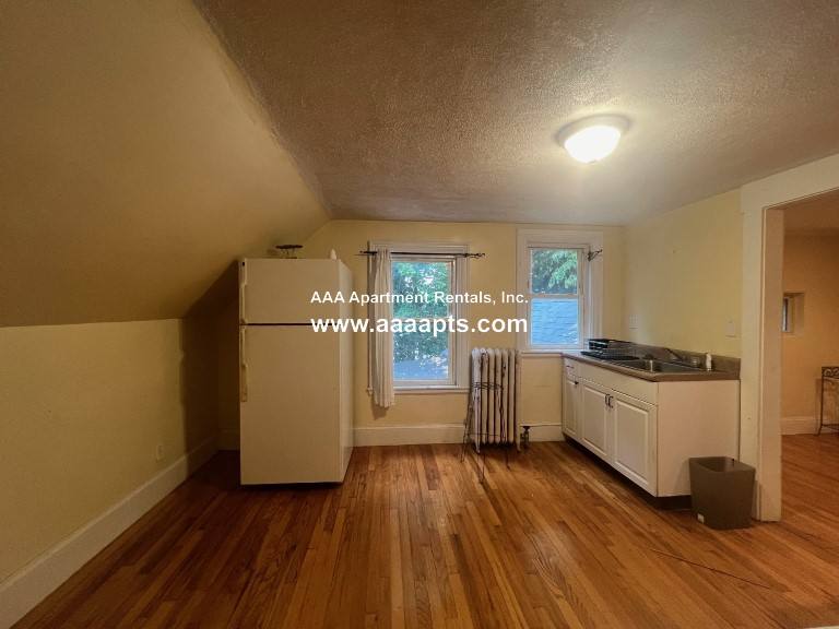 27 Touro Ave #2, Medford, MA 02155 - Apartment for Rent - Image 2