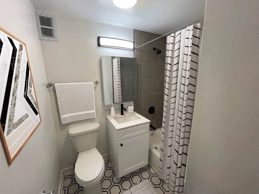 5649-50 N Sheridan Rd #016F, Chicago, IL 60660 - Apartment for Rent - Image 6