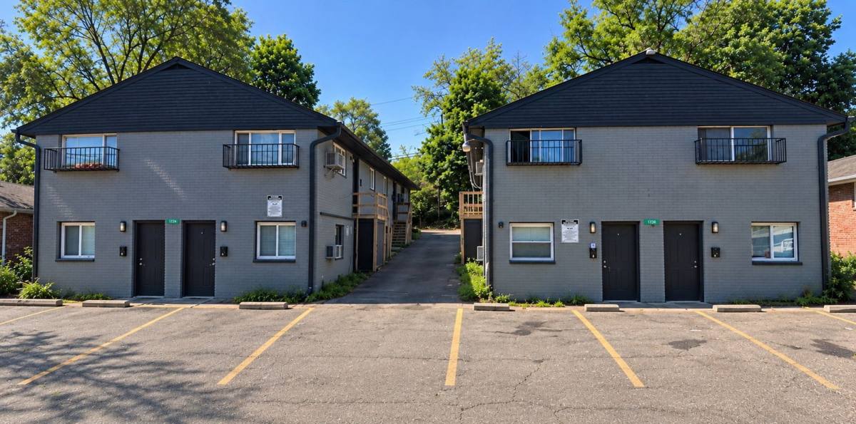 Apartment for rent at 270 E Nottingham Rd, Dayton, OH 45405