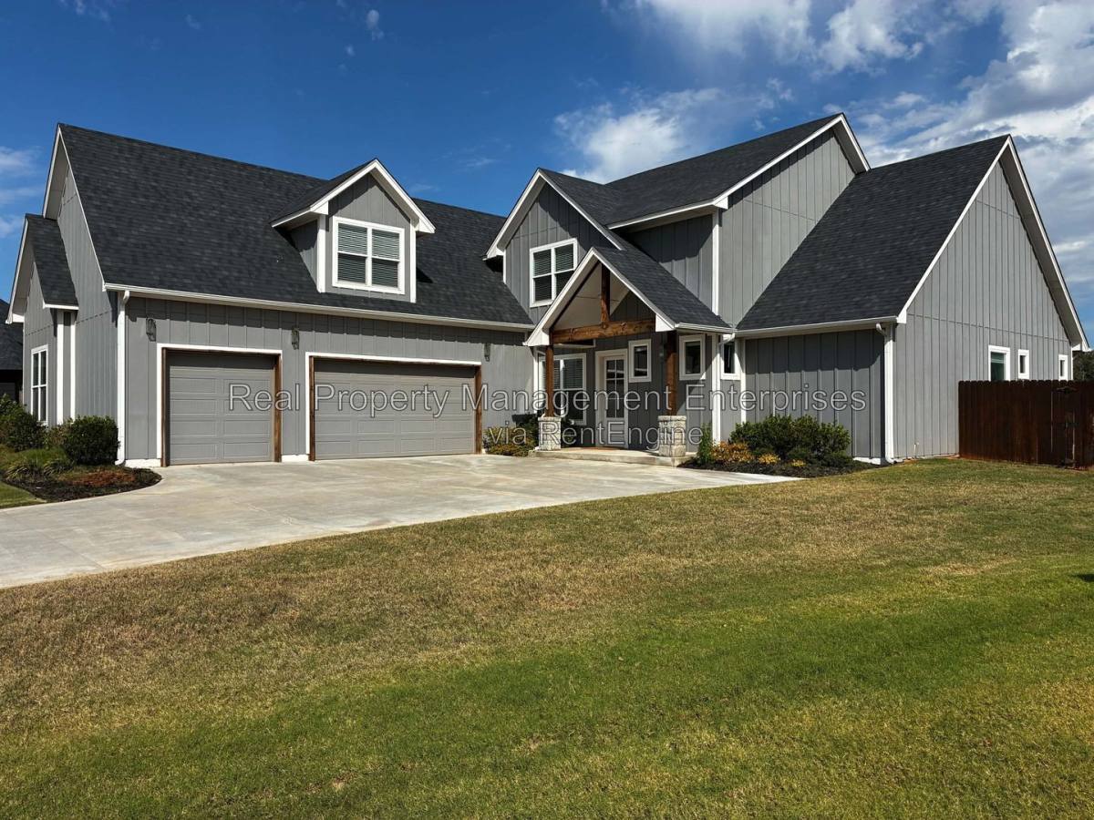 House for rent at 499 Old Farm Rd, Edmond, OK 73034