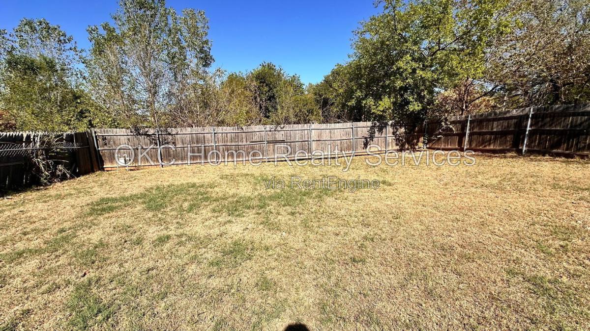 1105 SW 81st St, Oklahoma City, OK 73139 - House for Rent - Image 4