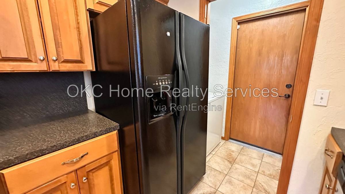 1105 SW 81st St, Oklahoma City, OK 73139 - House for Rent - Image 10