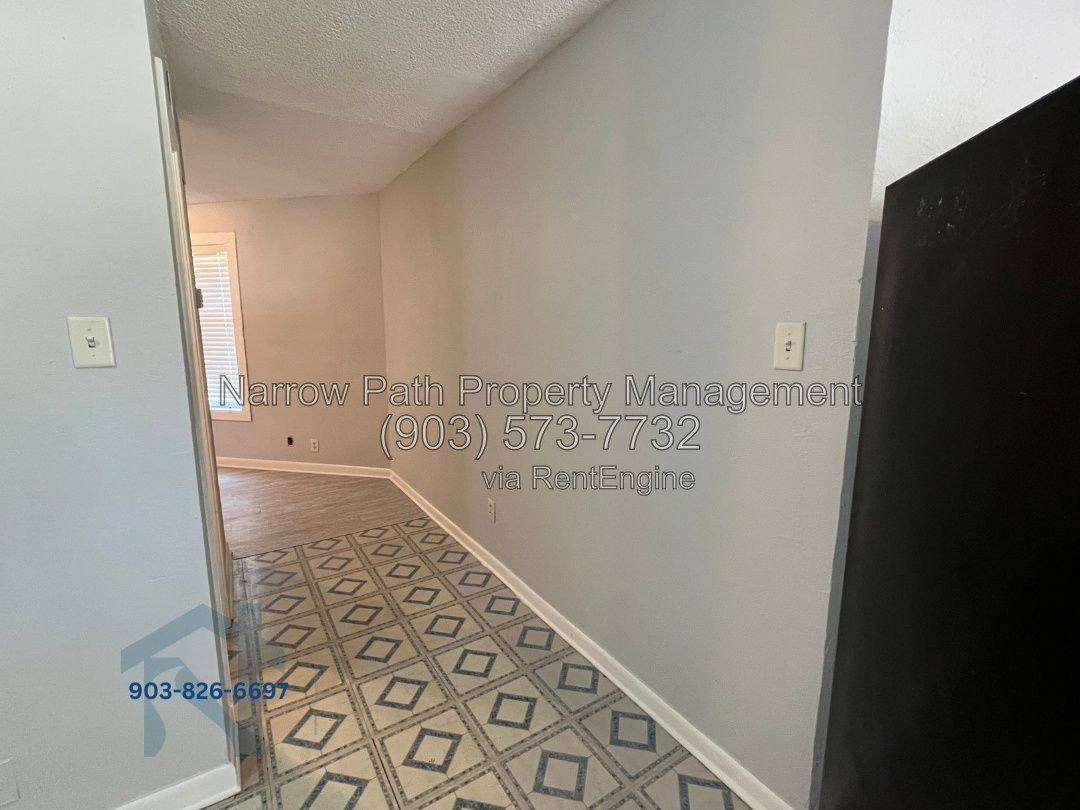 301 Pine Wilderness Dr #B2, Queen City, TX 75572 - Apartment for Rent - Image 4