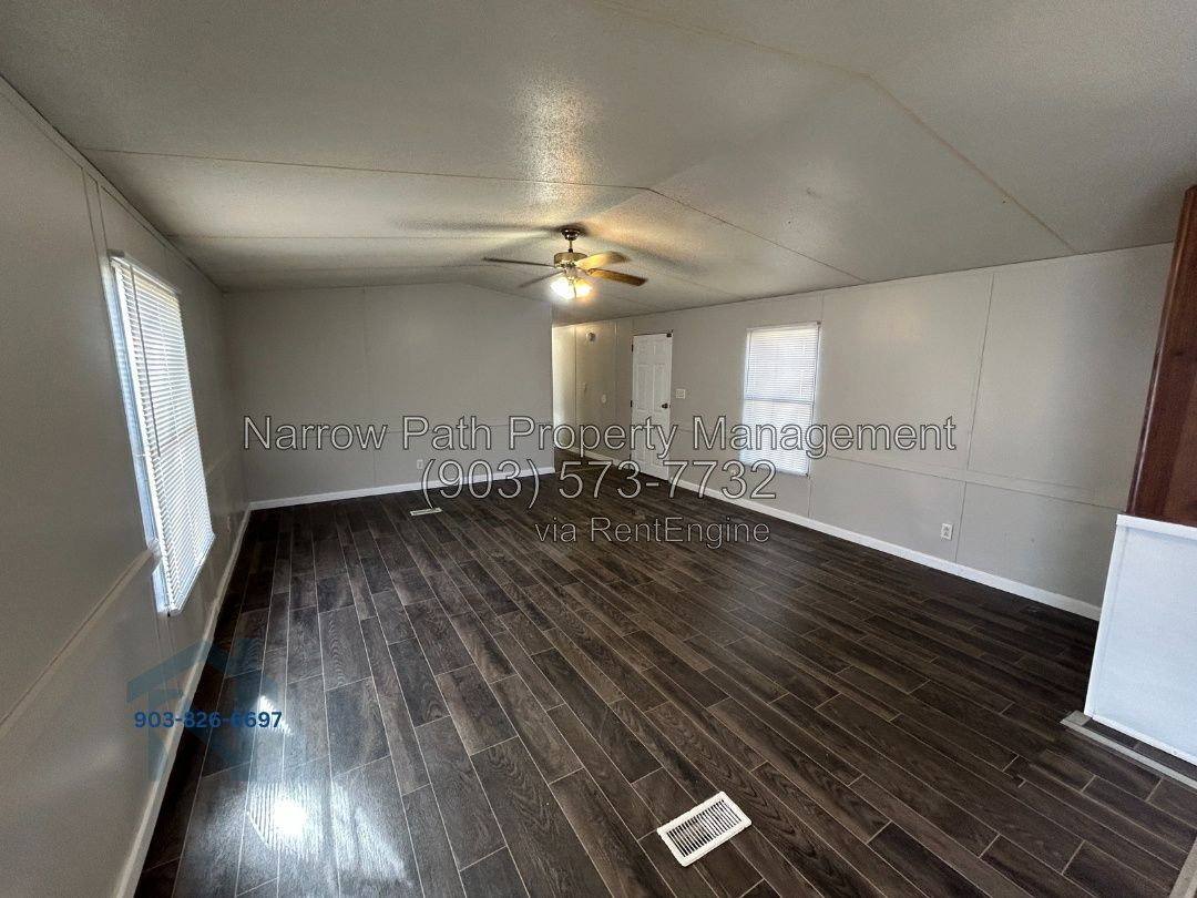 53 Private Rd 13987, Hooks, TX 75561 - House for Rent - Image 2