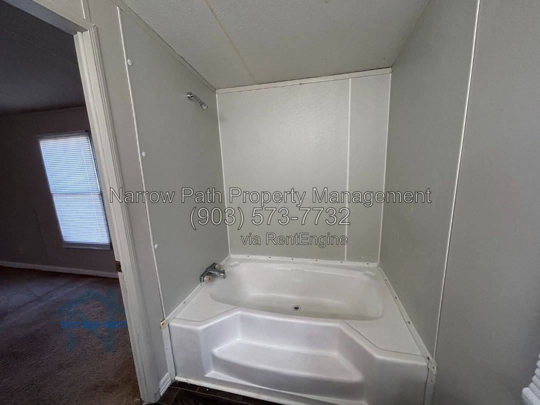 53 Private Rd 13987, Hooks, TX 75561 - House for Rent - Image 8