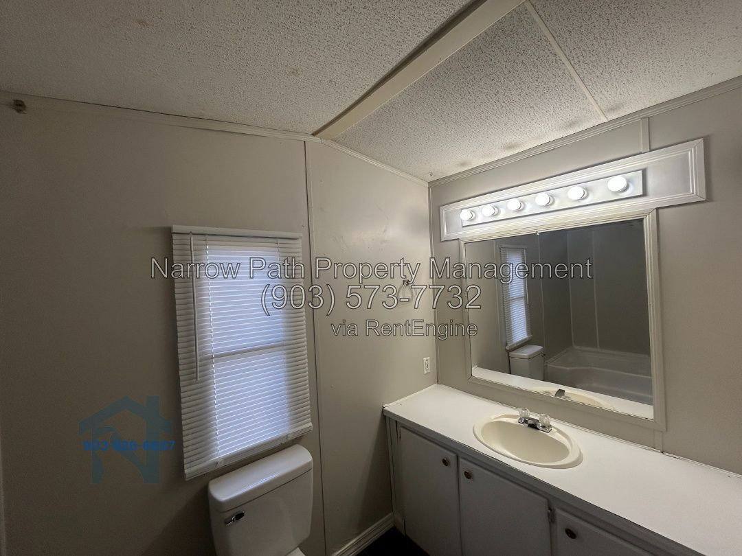 53 Private Rd 13987, Hooks, TX 75561 - House for Rent - Image 7