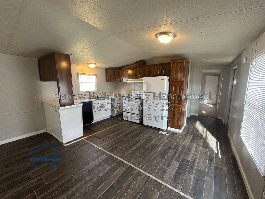 53 Private Rd 13987, Hooks, TX 75561 - House for Rent - Image 1